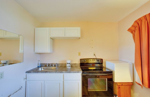 Lake City Apartment | Comfy Lake City Studio < 1/2 Mi to Waterfront Park
