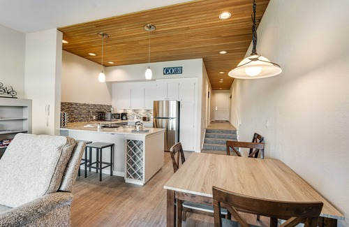 Chelan Condo | Comfy Lakefront Condo with Water Views, Shared Pool & Hot Tub