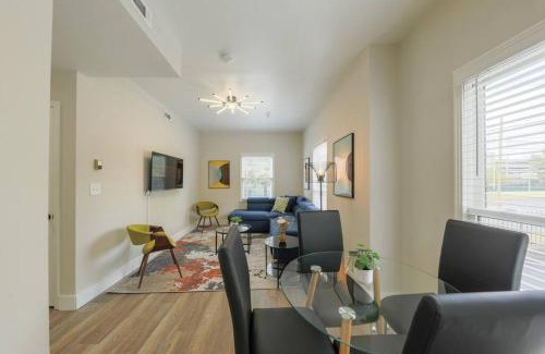 West End Apartment | Comfy Nashville 1BR with King Bed and Optional Parking Near Gulch & Midtown Walk to The Parthenon