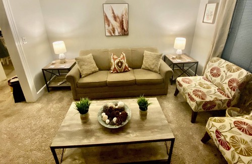 Middletown Apartment | Comfy near Middlesex Hospital