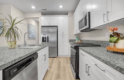 West Covina House | Comfy NEW Modern Home for Family | 3BR/3BA