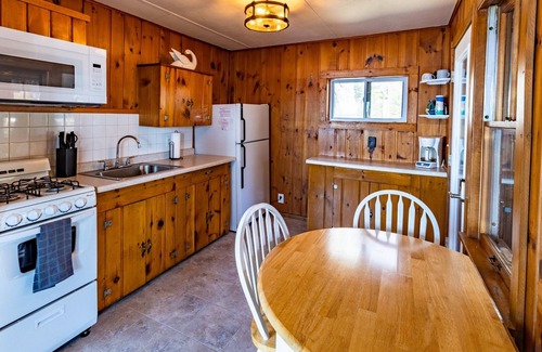 St Germain Cabin | Comfy pet friendly 2 bedroom with fireplace