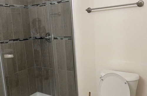 Stockton House | Comfy Private and Safe Studio near University and Victory Park
