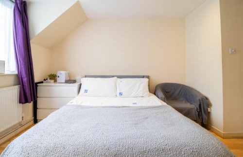 Latchmere House | Comfy private room in Battersea close to Clapham Junction