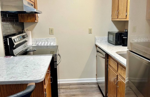 Crossville Apartment | Comfy Retreat - Queen Bed Central Crossville