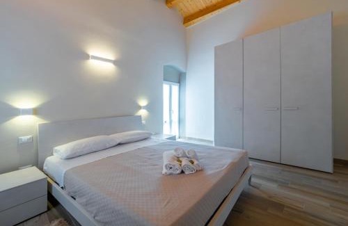 Vezzano Ligure Apartment | Comfy & Roomy Apt - View on the Ligurian Hills!