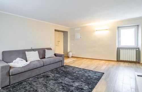 Vezzano Ligure Apartment | Comfy & Roomy Apt - View on the Ligurian Hills!