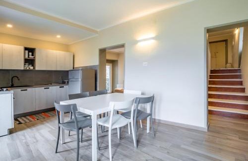 Vezzano Ligure Apartment | Comfy & Roomy Apt - View on the Ligurian Hills!