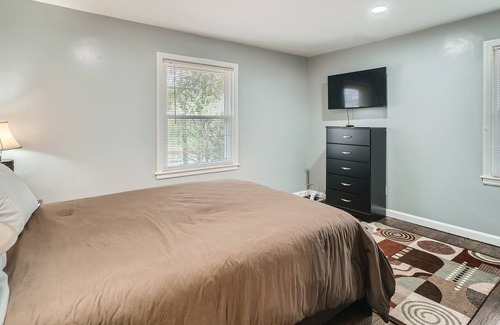 Sylvan Hills House | Comfy South ATL Home - Near Airport