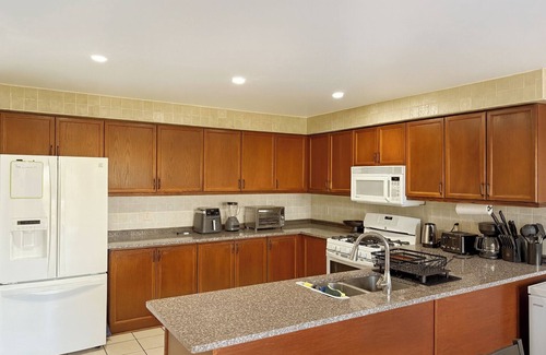 Orangeville House | Comfy & Spacious 4BR Family Home w/Patio Made for You! 10 min walk to Hospital