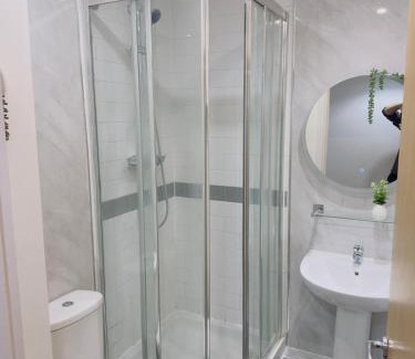 Clementswood Apartment | Comfy Stay - High Road Ilford