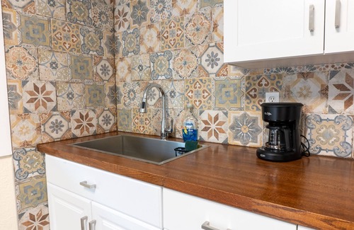 United Central Apartment | Comfy Studio Minutes to Downtown