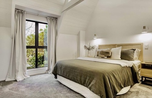 Greenlane - Ellerslie House | Comfy Stylish Townhouse near playground and cafe.