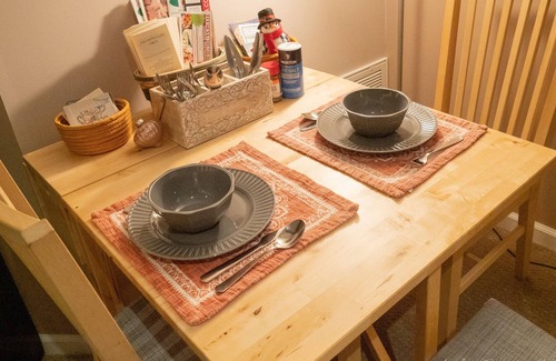 Stafford House | ★ COMFY SUITE ★ Luxury Rest for Weary Heads