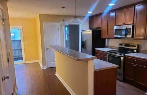Florence House | Comfy Townhome~ Modern Farmhouse with Full Office!