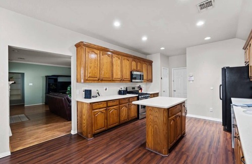 Fort Worth House | Comfy Warm Spacious 3BR Retreat ~ Fam/Group