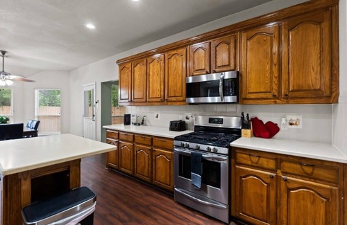 Fort Worth House | Comfy Warm Spacious 3BR Retreat ~ Fam/Group