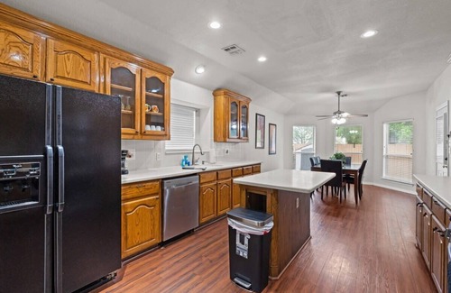 Fort Worth House | Comfy Warm Spacious 3BR Retreat ~ Fam/Group