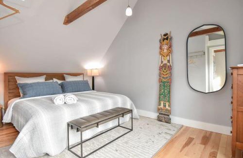 Provincetown House | Commercial St Private Patio Dog Welcome