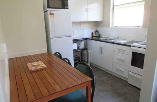Springlands Hotel | Commodore Court Motel