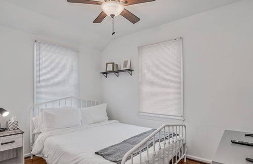Jefferson Manor House | ☆Commuter's Cottage | Old Town | Kid + Pet Friendly☆