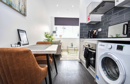 Eastleigh Apartment | Compact & Convenient Apartment in Bradford