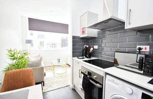 Eastleigh Apartment | Compact & Convenient Apartment in Bradford
