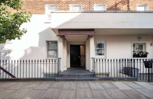 Warwick Apartment | Compact Studio in Vibrant Pimlico