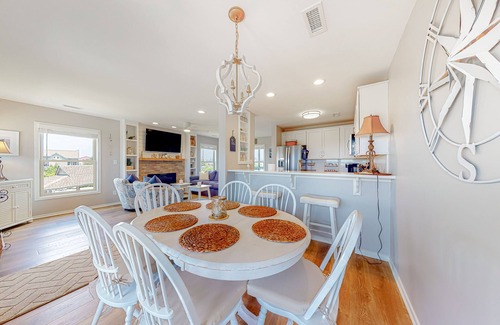 Topsail Beach House | Compass Rose | Townhouse in Topsail Beach with balcony, central AC, & W/D