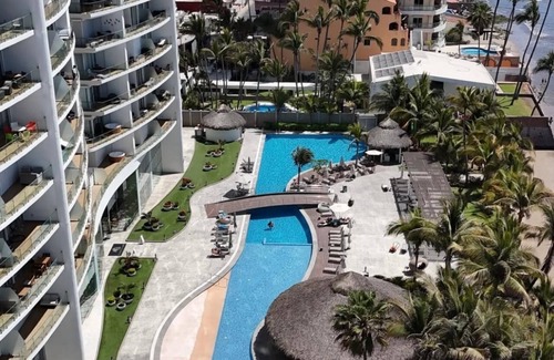 Zona Dorada Apartment | Complete apartment with ocean view and beachfront location