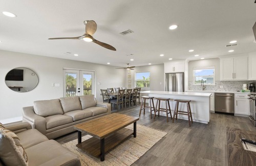 Toilla Segunda House | Complete renovation on this 4 bed, 3 bath Gulf View Home w/Private Pool!