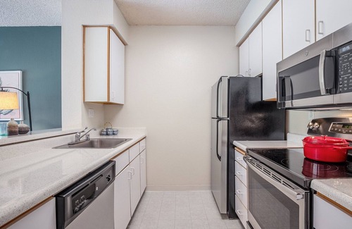 South Beach Apartment | Complete South Beach 1BR w/Spa, Sauna, near AT&T Park by Blueground