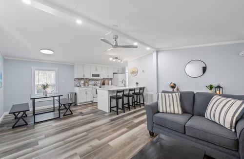 Mary Esther House | Completely remodeled 3BR/2BA,PET friendly,5min from Hurlburt Field,fully fenced