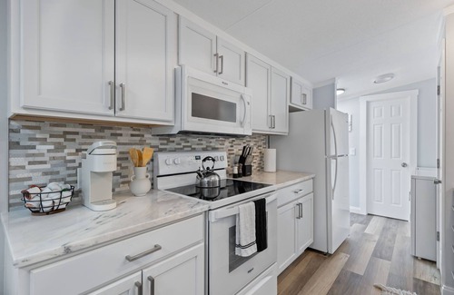Mary Esther House | Completely remodeled 3BR/2BA,PET friendly,5min from Hurlburt Field,fully fenced