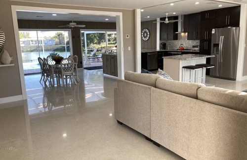Venice Gardens House | Completely remodeled 3bdrm/2.5bath heated pool