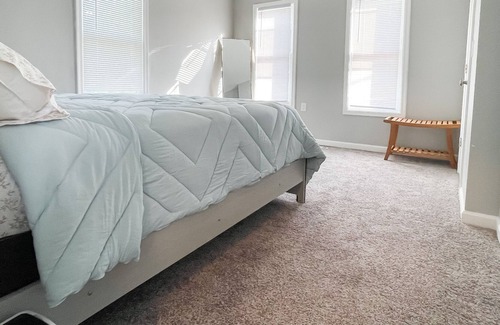 Downtown Baltimore House | Completely remodeled 4 bedrooms 2-5 baths with parking