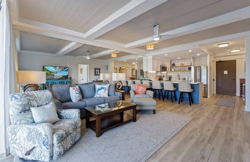 Kaanapali Apartment | Completely remodeled Whaler on Kaanapali Beach, stunning views of black rock!