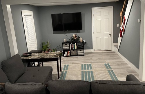 New Hampton House | Completely renovated house near lake