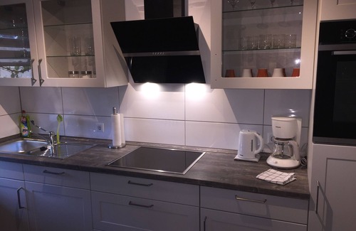 Hemelingen Apartment | COMPLETELY RENOVATED IN MAY 2018 (for 1-2 people)