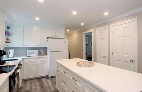 Bourne House | COMPLETELY RENOVATED JEWEL BY THE SEA.