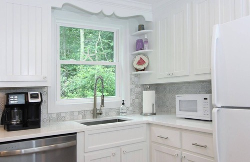 Bourne House | COMPLETELY RENOVATED JEWEL BY THE SEA.
