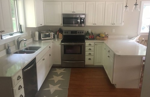Ludlow House | Completely Renovated Lakefront Getaway