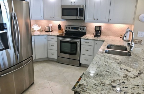 Briarcliffe Acres Condo | Completely Renovated 3BR 2Bath Direct Oceanfront. Granite Kitchen. Beach Locker.