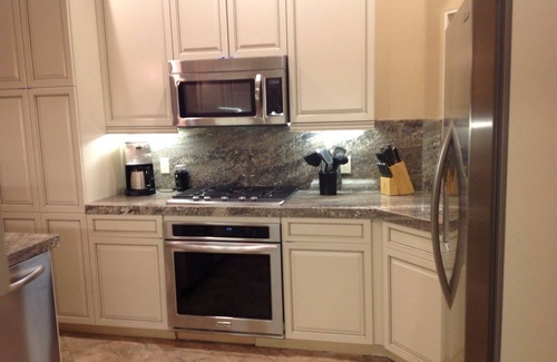 Palm Desert Condo | COMPLETELY RENOVATED all high end appliances and fixtures throughout