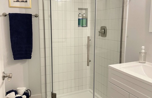 Oakley Apartment | Completely Updated, 10 min to downtown AVL, Long term welcome