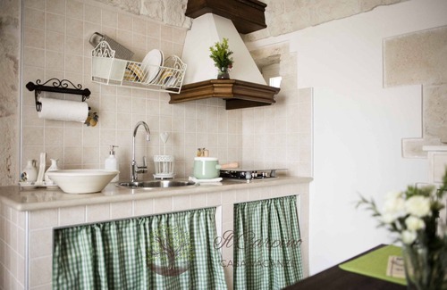 Martina Franca House | COMPLEX OF TRULLI WITH SWIMMING POOL SURROUNDED BY NATURE. GREAT LOCATION:FORNO