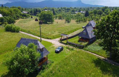 Breb House | Complex Tradițional Casa din Vale Breb