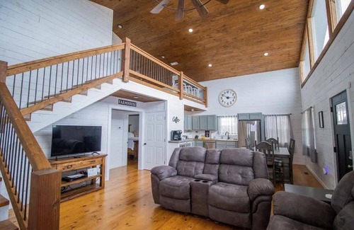 Compton House | Compton Cabin ⭐ Views & Wi-Fi near Buffalo River