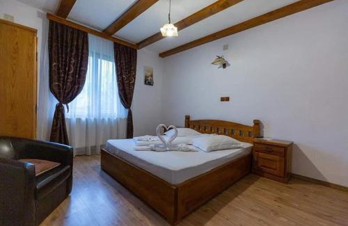 Bengesti House | CONACUL DE SUB MUNTE