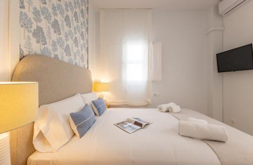 San Bartolome Apartment | Conde Ibarra Center Suite by Valcambre